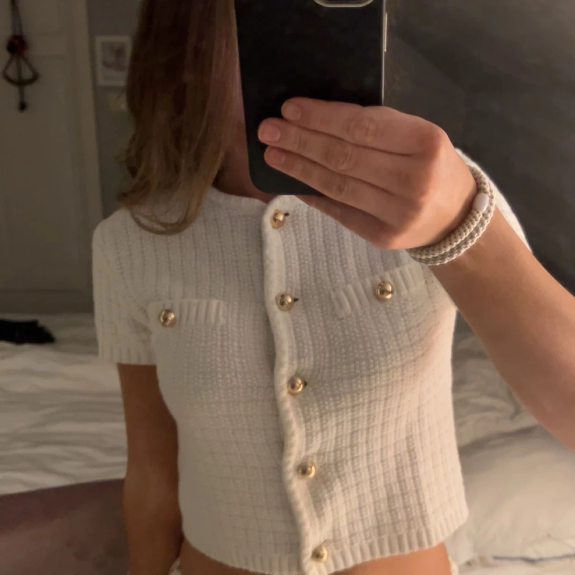 Vit ribbad kortärmad topp med knappar