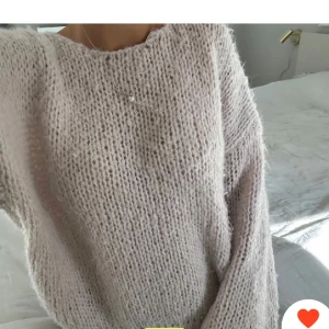 Stickad tröja - Stickad tröja från only, första bilden är lånad men det är precis samma tröja. Lite nopprig därav priset, men hur fin och mjuk som helst. Säljer endast då den inte passar mig😊 Passar XS-M allra bäst