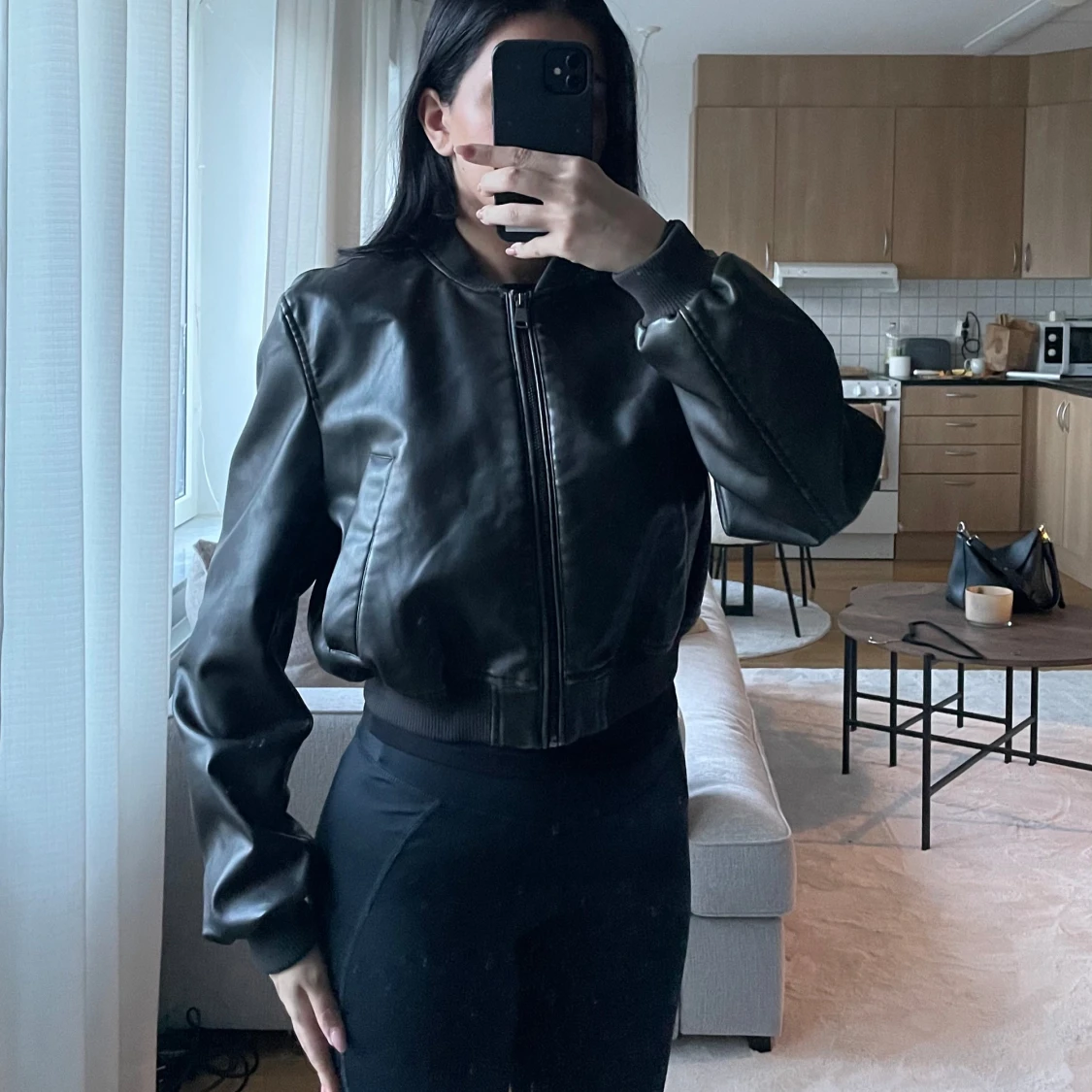 Svart skinnjacka - 92