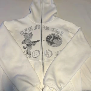 Aim for the moon hoodie - Aim for the moon hoodie med en pytteliten fläck men syns knappt