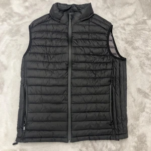 Zara väst - Riktigt fet zara väst i riktigt bra skick.