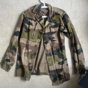 Quatre filles jacka💚 - Sjukt fin jacka från märket quatre filles jacka köpt för 2500kr, inga knappar som saknas och är u mycket bra skick! 