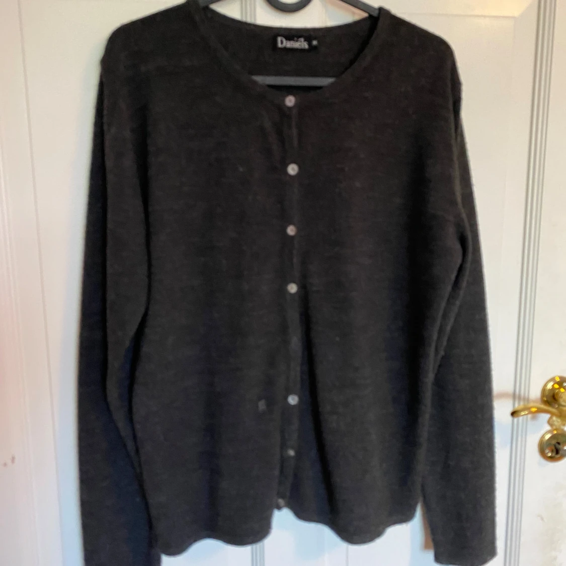 Mörkgrå kofta från Daniels - 91