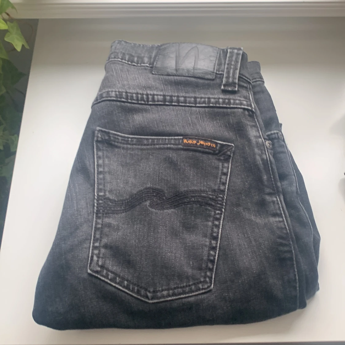 Säljer dessa feta nudie jeans 