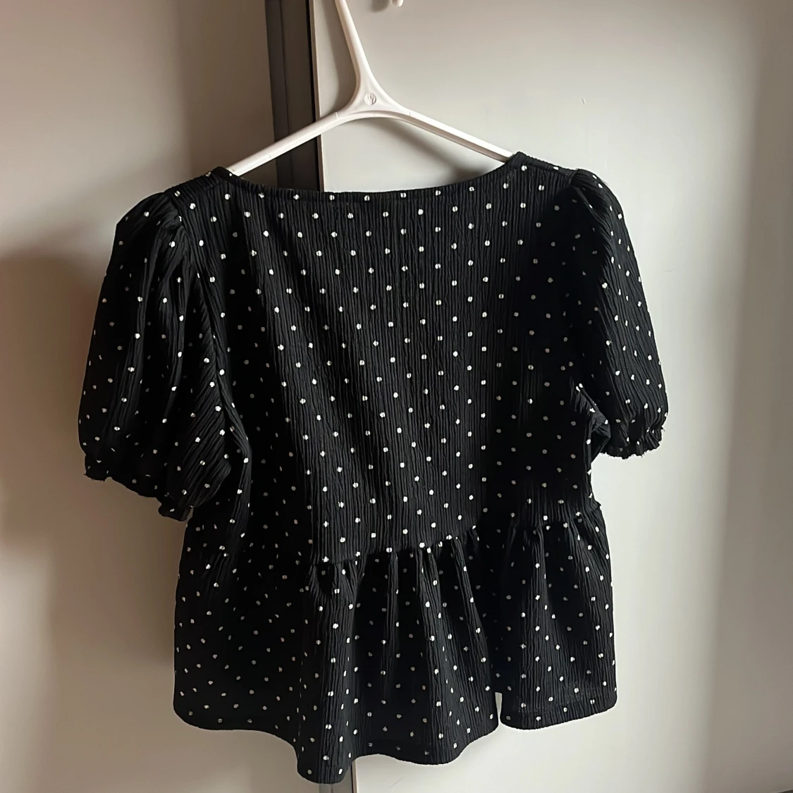 Nyskick prickig blus - 1