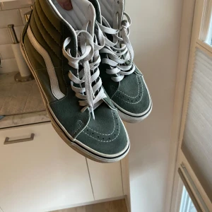 Vans Sk8-Hi - Gröna Vans i stl 40 passar mig som har 39