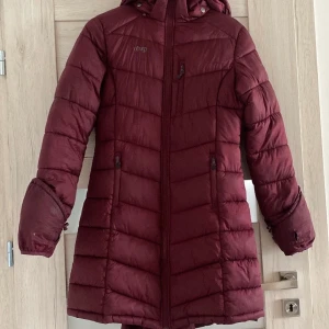 Uhip Nordic mid coat 36 - Lite repig i tyget men annars fint skick