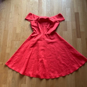 Klänning  - Storlek S Svalt material