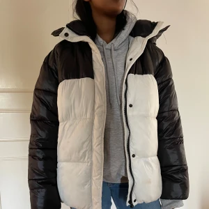 Mysig vinterjacka - Bra skick,  dock lite smutsig på framsidan