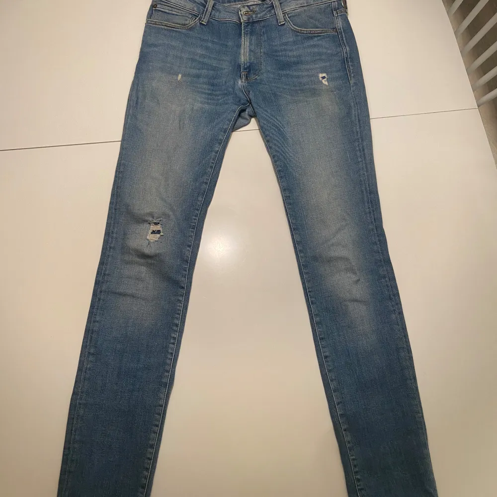 Otroligt feta ljusblå Jack and Jones jeans i mycket bra skick. Hör av er vid frågor så garanteras snabba svar! Priset är inte hugget i sten vid snabba affärer.. Jeans & Byxor.