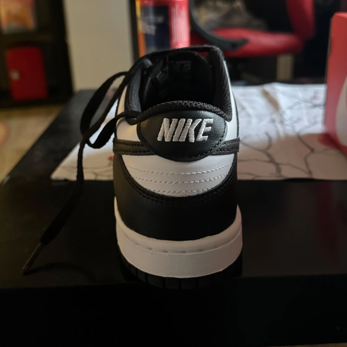 Nike Dunk Low i svart och vit - 92