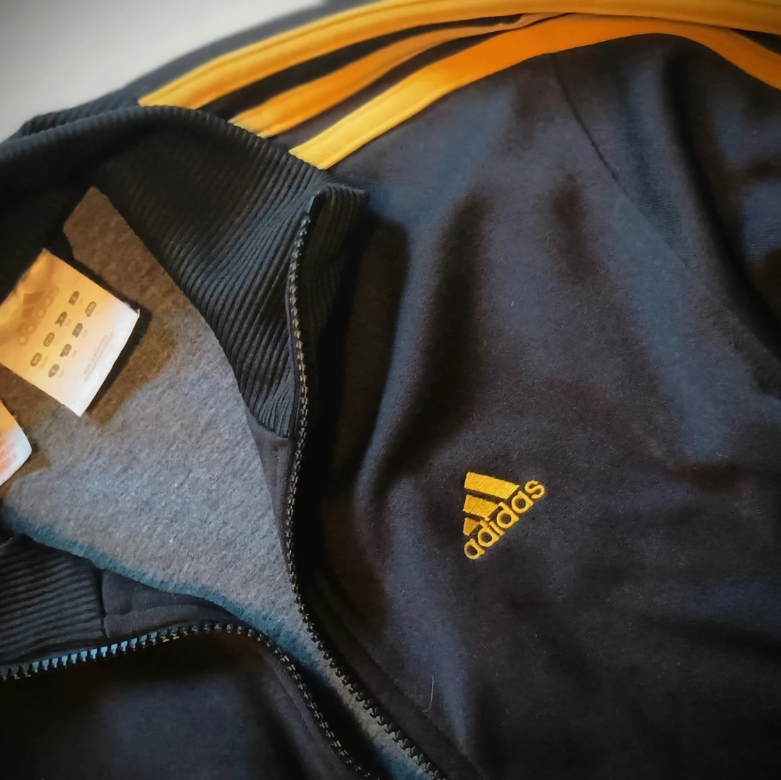 Svart träningsjacka från Adidas - 91