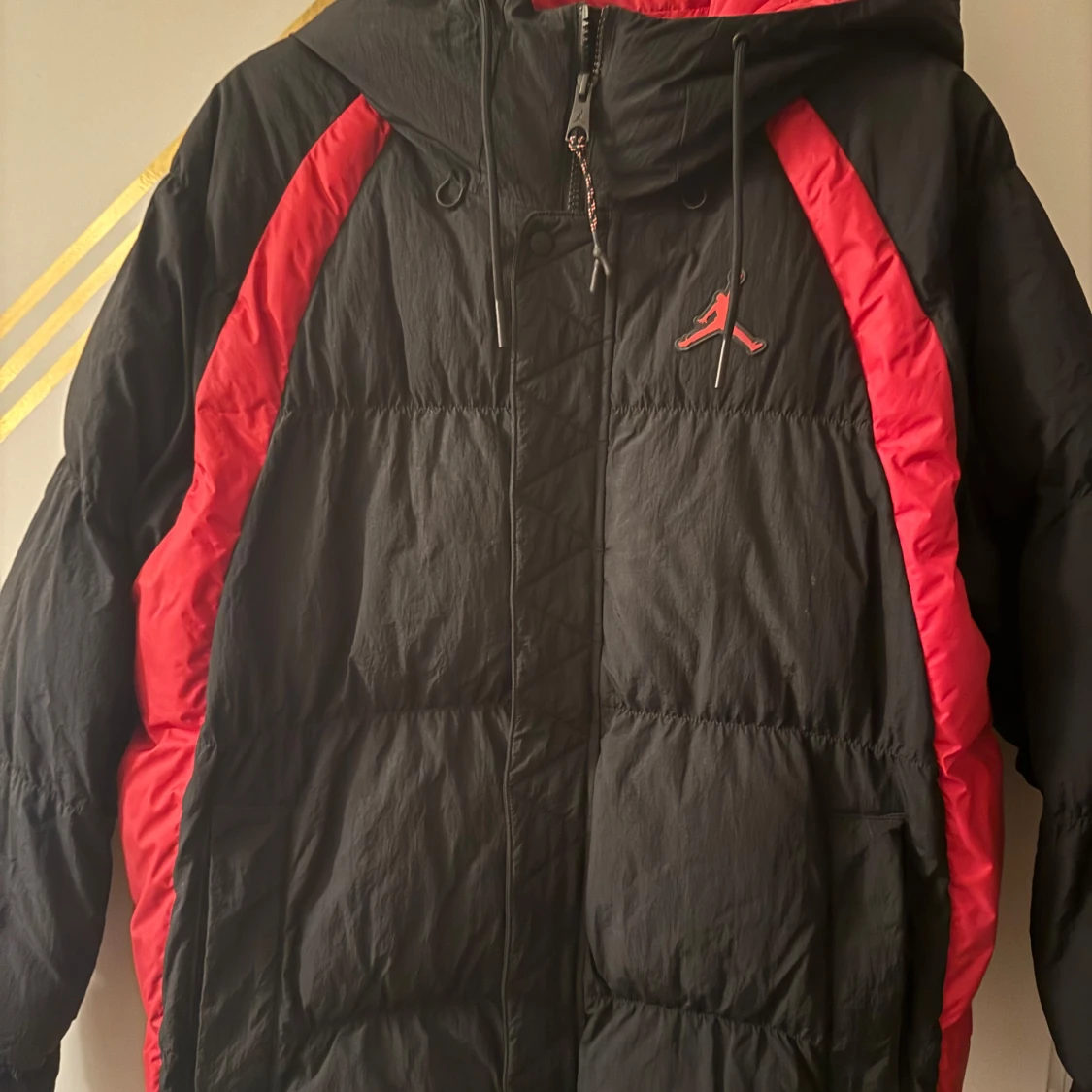 Svart och röd puffer jacka Jordan - 91