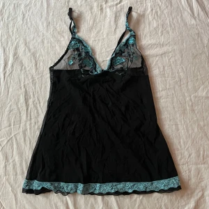Genomskinlig topp - Bra skick! I mesh material och genomskinlig överallt, har inga bilder på💗