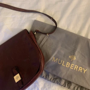 Tessie Satchel Mulberry väska  - En mulberry väska i bra skick, köpt 2017 men nästan aldrig använd! Skriv för mer bilder eller pris förslag. 