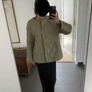 Hm jacka s - Grön quilted jacka