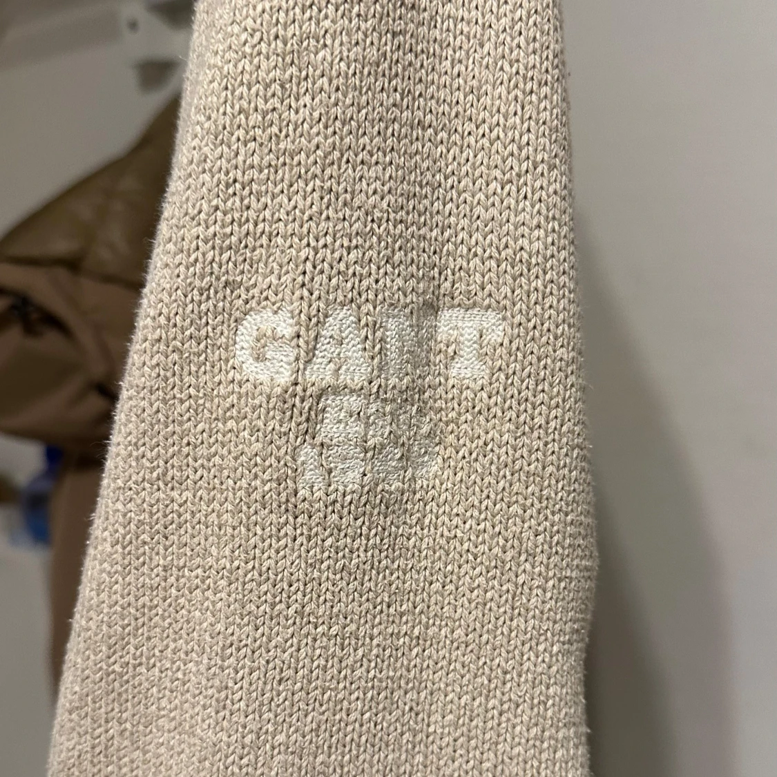 Beige stickad tröja från GANT - 90