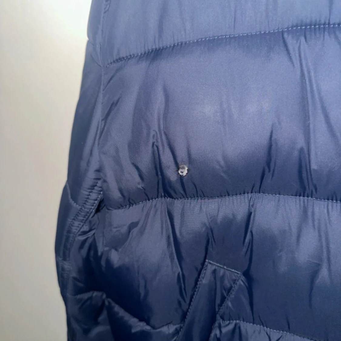 Svart pufferjacka från Alpha Industries - 90