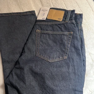 Jeans  - Mörkblåa jeans från Lager 157. Modell Seattle  Storlek W29 L32. Oanvända!