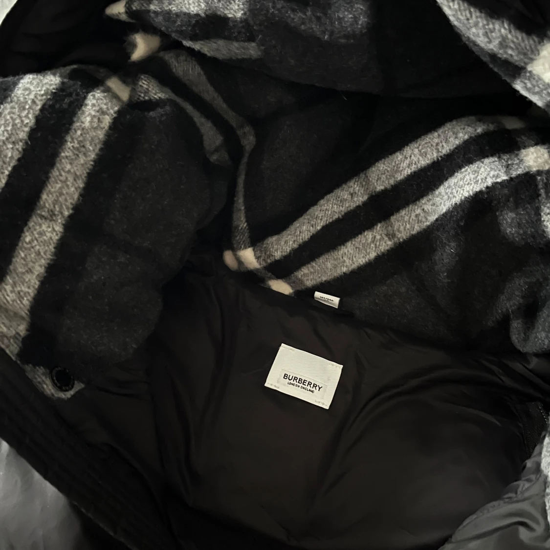 Burberry väst (äkta)  - 90