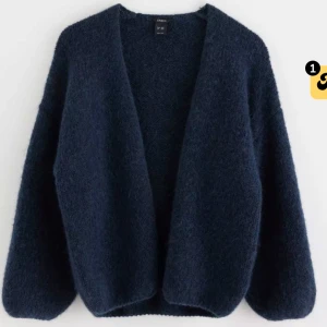 Mörkblå kofta från lindex🩵 - Säljer en mysig mörkblå kofta från Lindex. Knappt andvänd🩵tryck köp nu