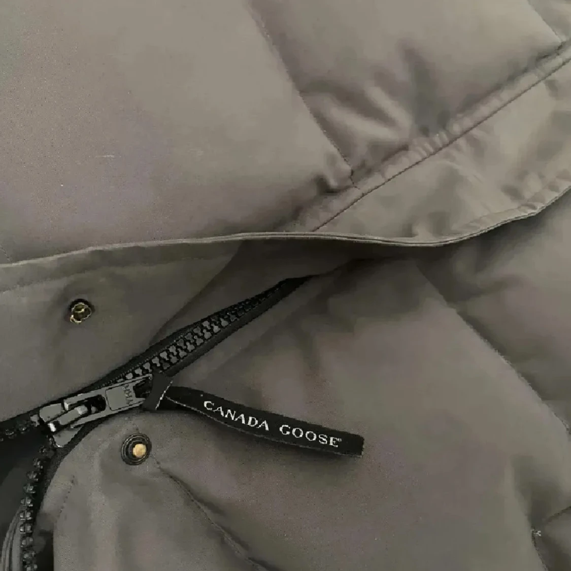 Grå dunjacka från Canada Goose - 92