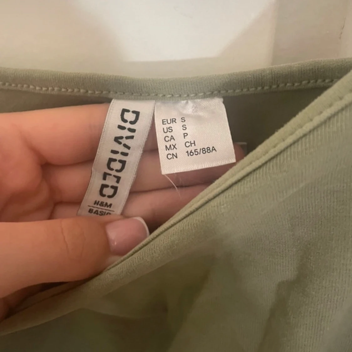 Olivgrön klänning från H&M Divided - 90