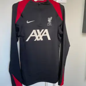 Helt ny Liverpool långtröja från denna säsongen, använd endast 2 gånger, skriv privat vid frågor 