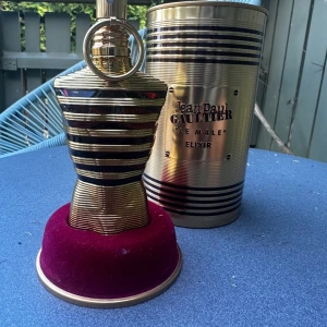 JPG le male elixir  - Säljer den eftertraktade JPG le male elixir till mycket bra pris! Ca 68/75 ml kvar. Skriv om ni har frågor✅🤝