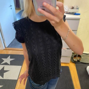 Topp  - Jätte snygg topp, aldrig använd!!💓super bra skick!!!