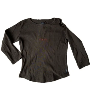 Armani topp - Armani trekvartsärmad brun tröja. Passar en S. Något urtvättad men på ett snyggt sätt. 🤎