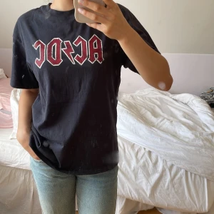 Acdc tröja - Snygg acdc tröja med text på