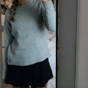 Stickad tröja Vero Moda - Stickad tröja från Vero Moda. Säljer då den inte kommer till användning.✨