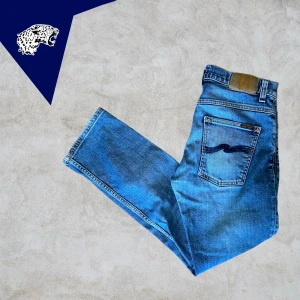 NUDIE JEANS GRIMTIM  - Nudie jeans Grim Tim | Skick: 8,5/10 | Strl W32 L30 | Modellen är 182cm | Hör av dig om du undrar någonting!