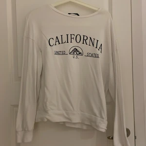 Tjocktröja - Tjocktröja som är lite tunnare och jätte skön. Storlek XS men passar även S och M.