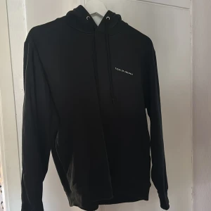 Tiger of sweden hoodie - Tiger of sweden hoodie, strl M. Svart. Använd en del men inget som syns