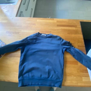 Stone island  - Storlek M stone island har ingen användning av längre 