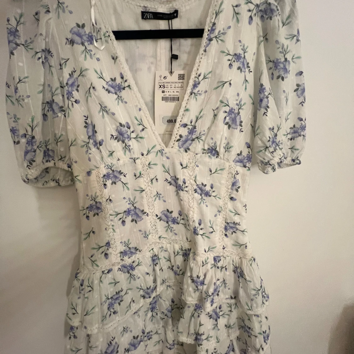 Zara klänning med blommor