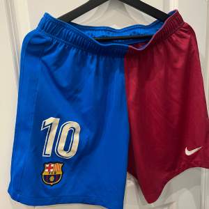 Äkta Barcelona shorts från säsongen 21/22 med NR 10 (nypris 849) 