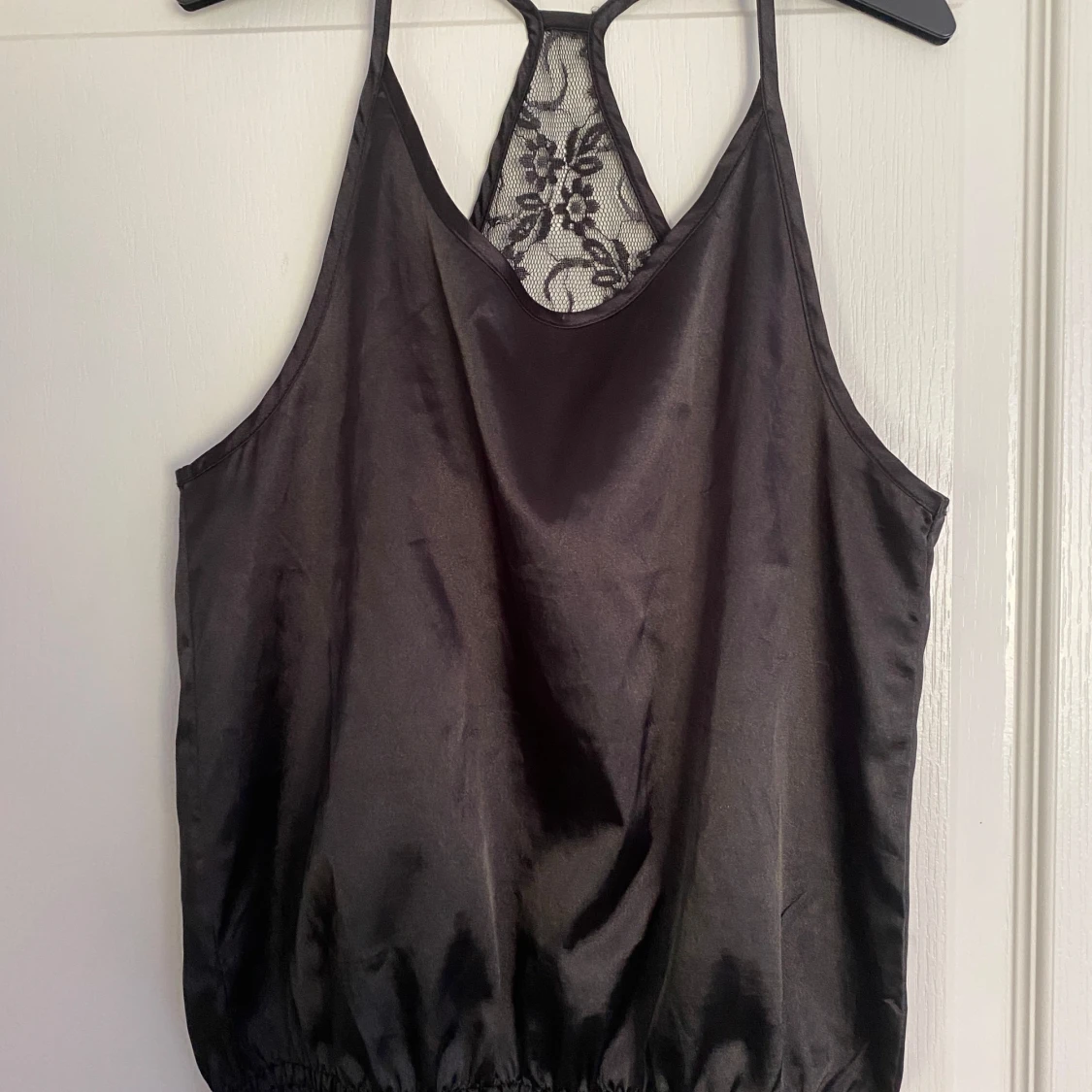 Svart linne från XOXO Friends