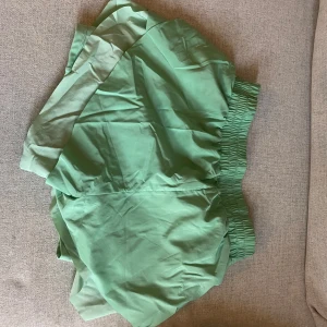 Träningsshorts Stronger - Använda en gång, så är i väldigt bra skick.