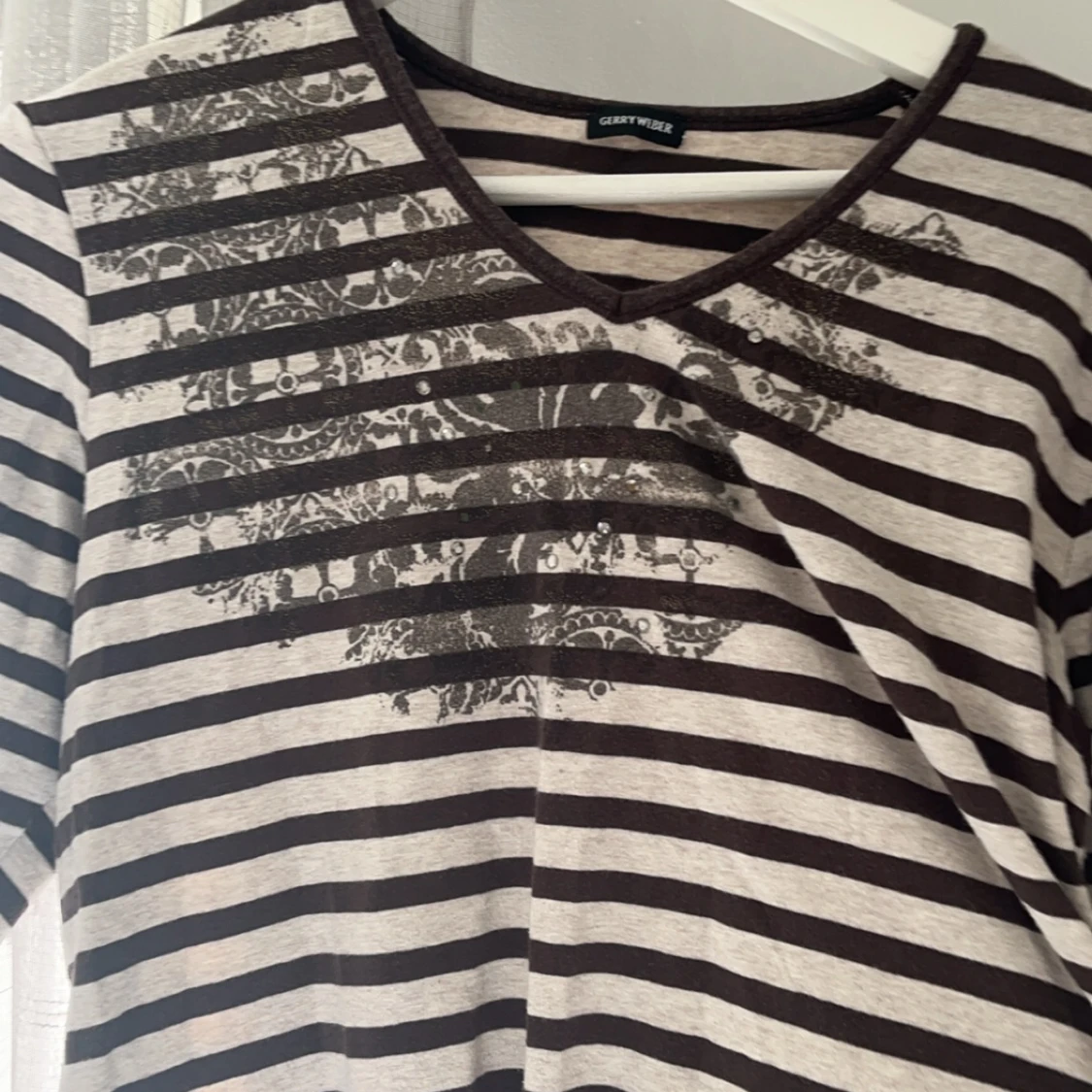 Brun/Grå Randig V-neck Tröja - 91