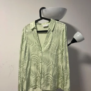 Asos blus - Helt ny blus från ASOS perfekt till sommaren