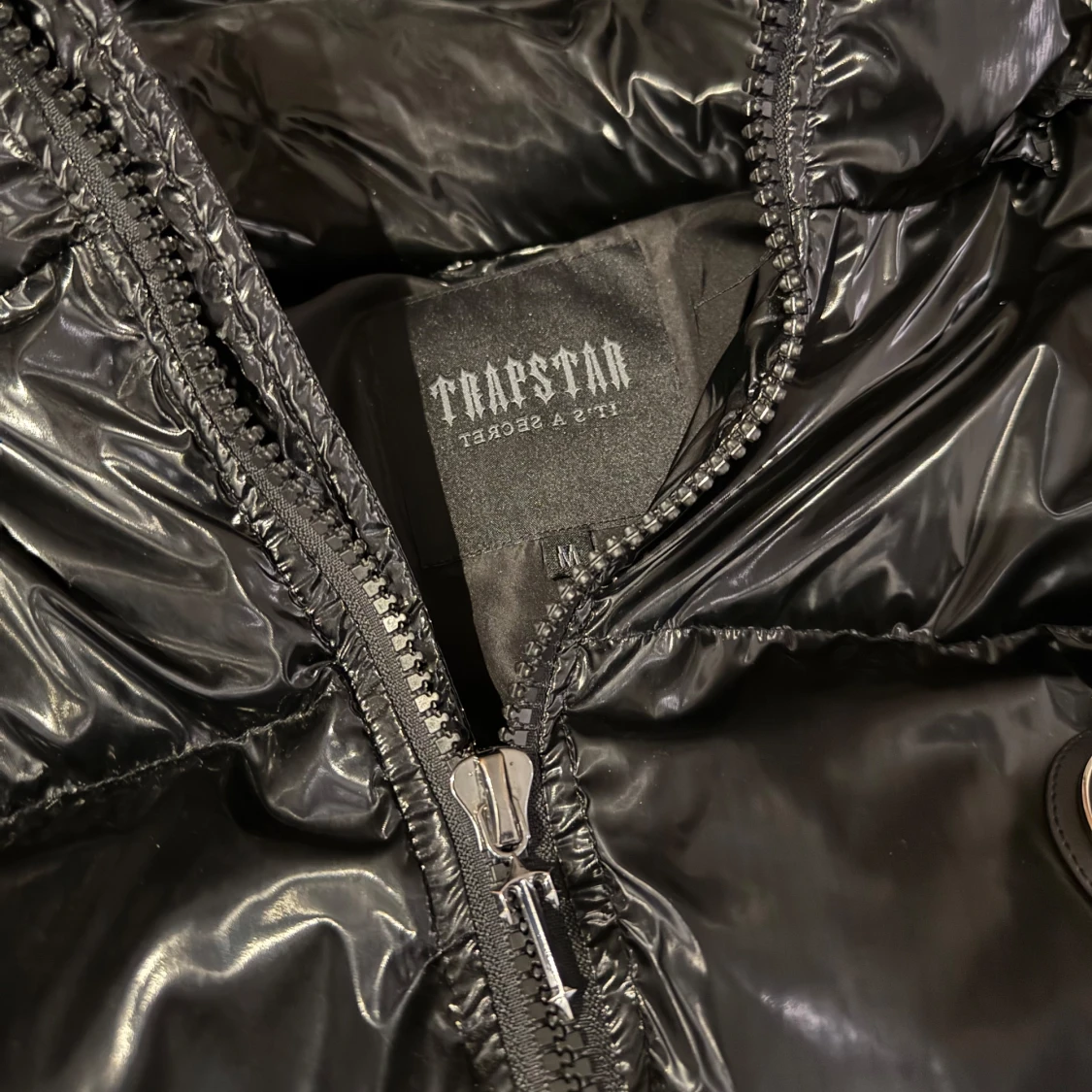 Svart pufferjacka från Trapstar - 91