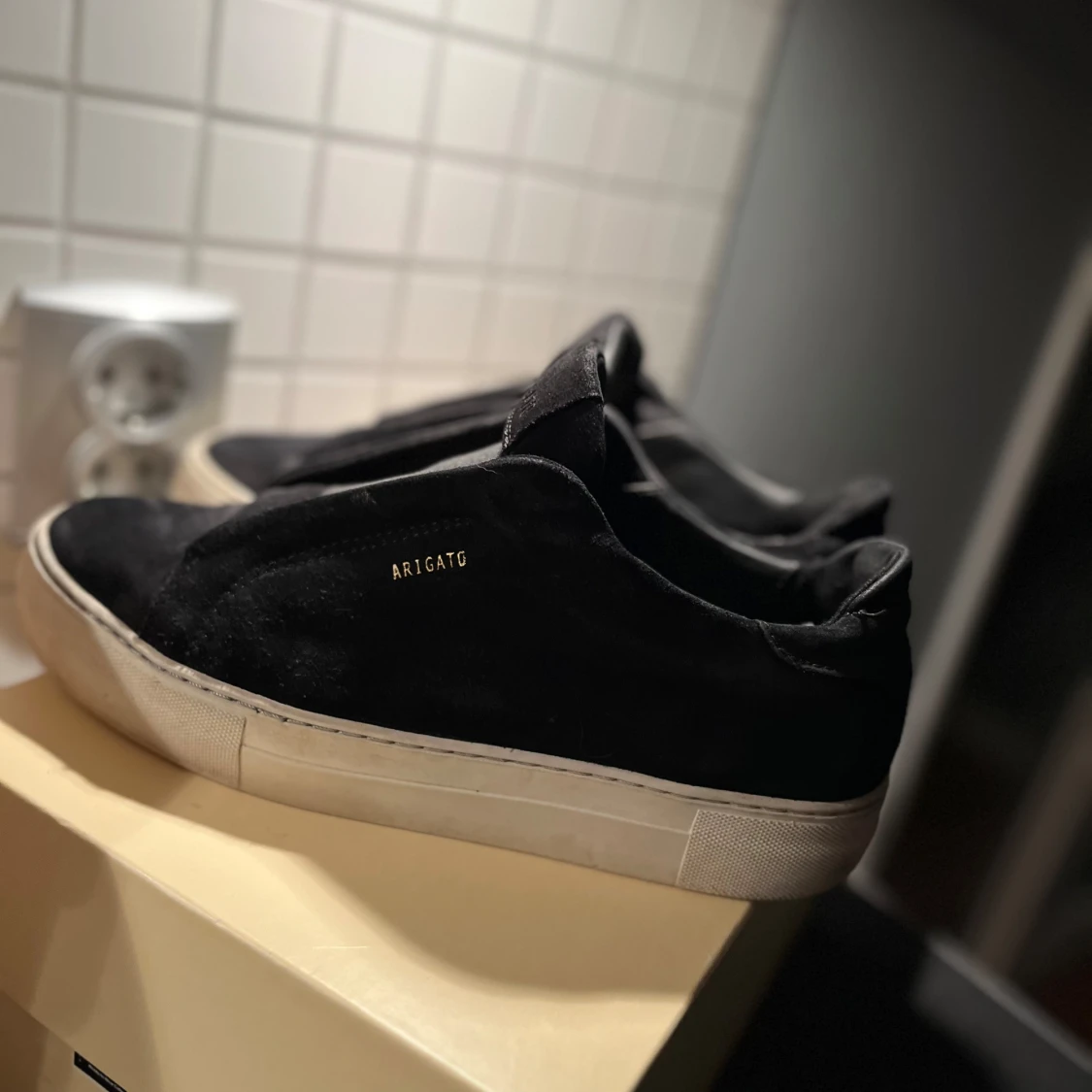 Svarta sneakers från Axel Arigato