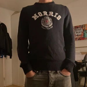 Morris tröja  - Fin Morris tröja i storlek XS men passar mer i S. Pris kan diskuteras i snabb affär. Nästa helt ny.