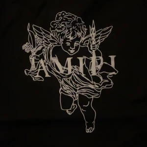 Svart oversize t-shirt från Amiri - Säljer en svart t-shirt från Amiri i storlek L. Helt ny ingen box eller påse dock