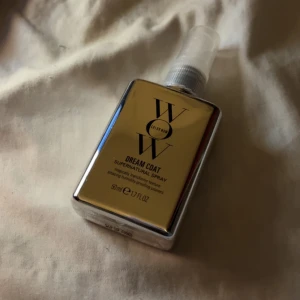 color wow dream coat spray 50 ml - säljer en helt ny color wow dream coat spray som min kusin fick som present i sephora när vi va i USA tillsammans. helt ny, aldrig använd. priset kan diskuteras