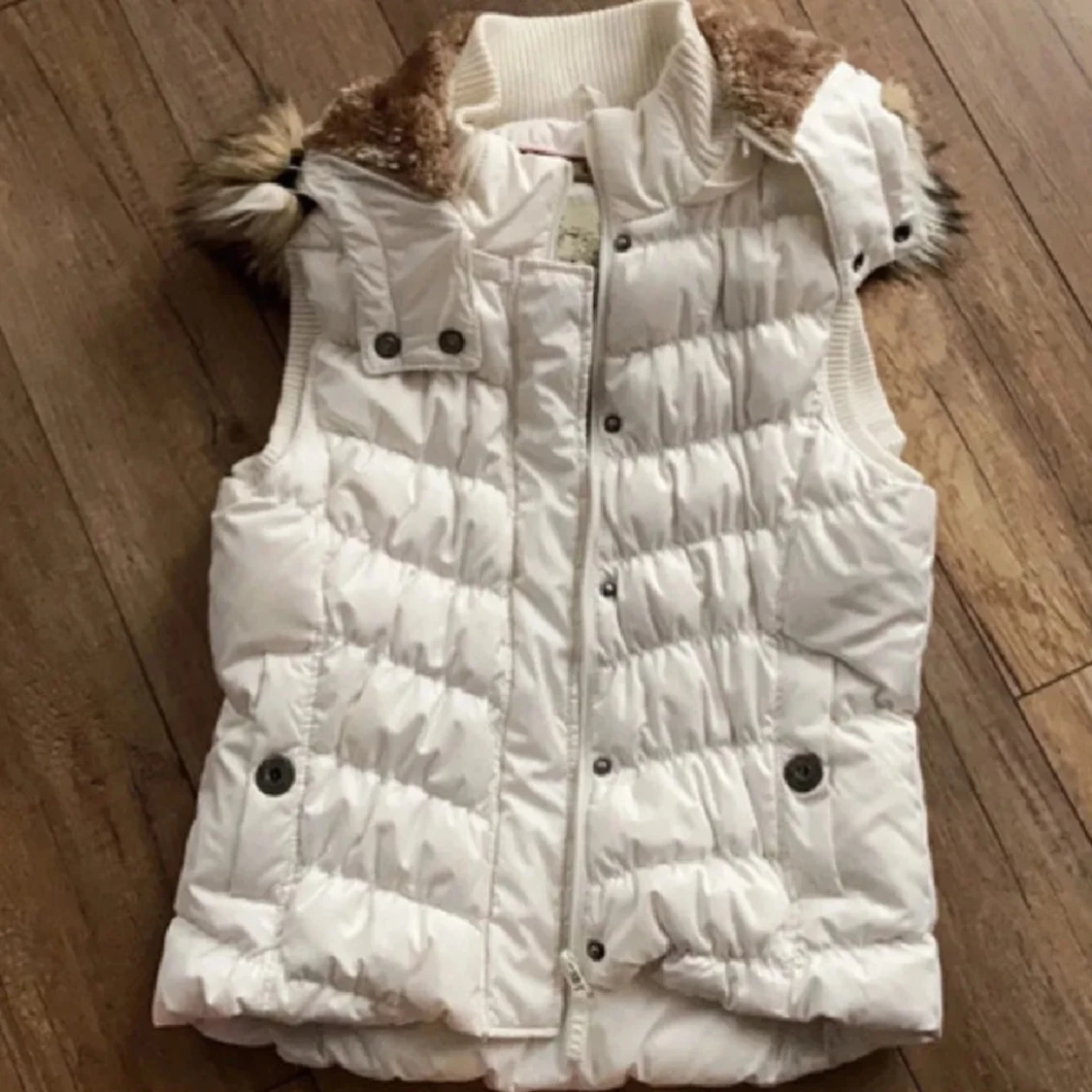 Vit väst med päls från QS by s.Oliver - 91