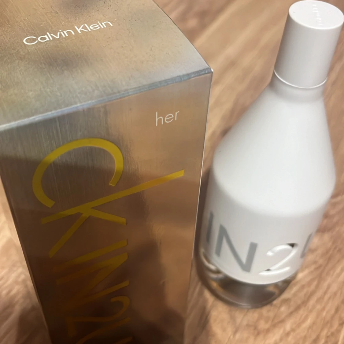 CK IN2U Her Parfym - 90